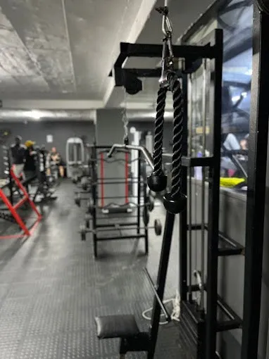 Cable station with a rope attachment