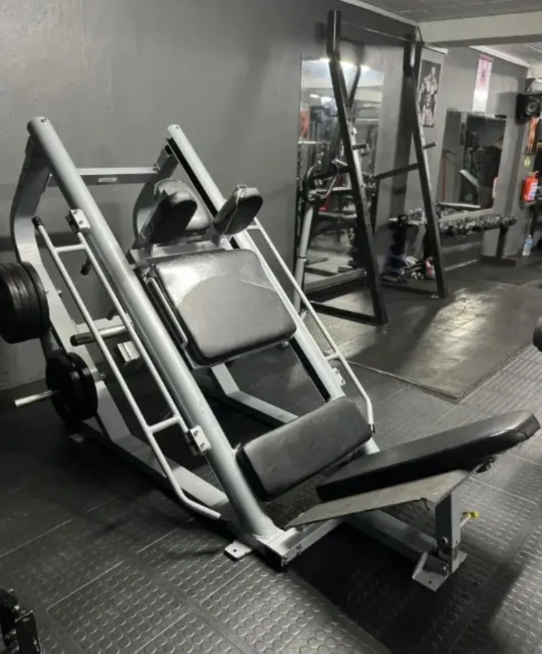 Leg press machine